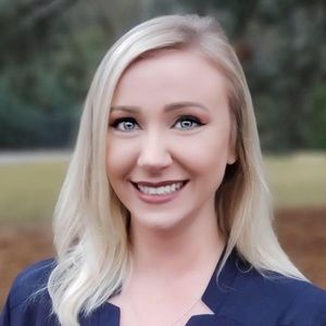 Meet your Posher, Alexandra